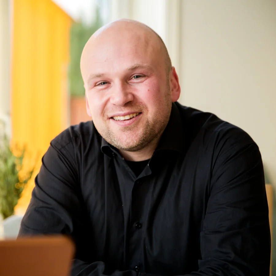 NC7A8154-Paul-portrait.jpg