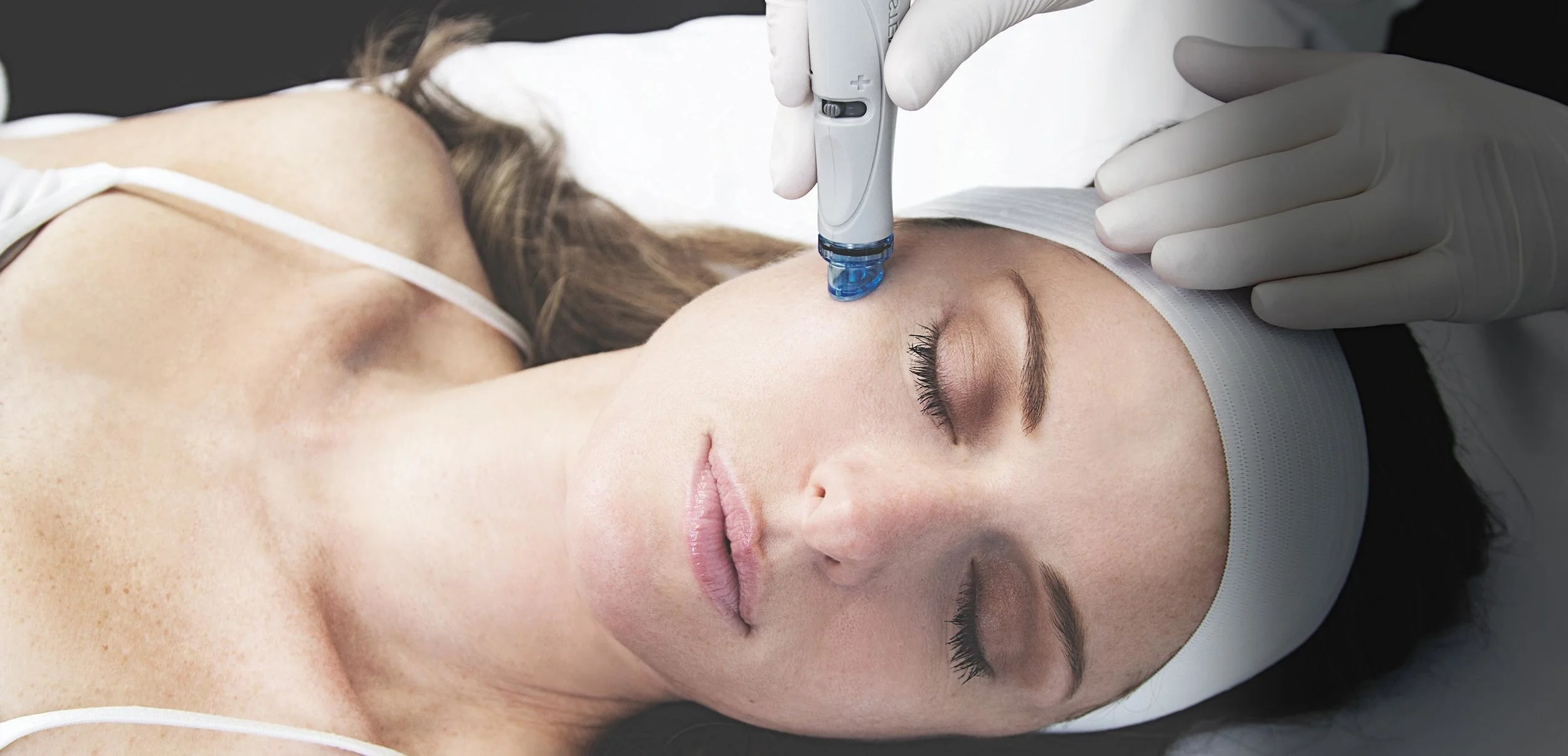woman-face-on-side-hydrafacial_the_steps_v2.jpg
