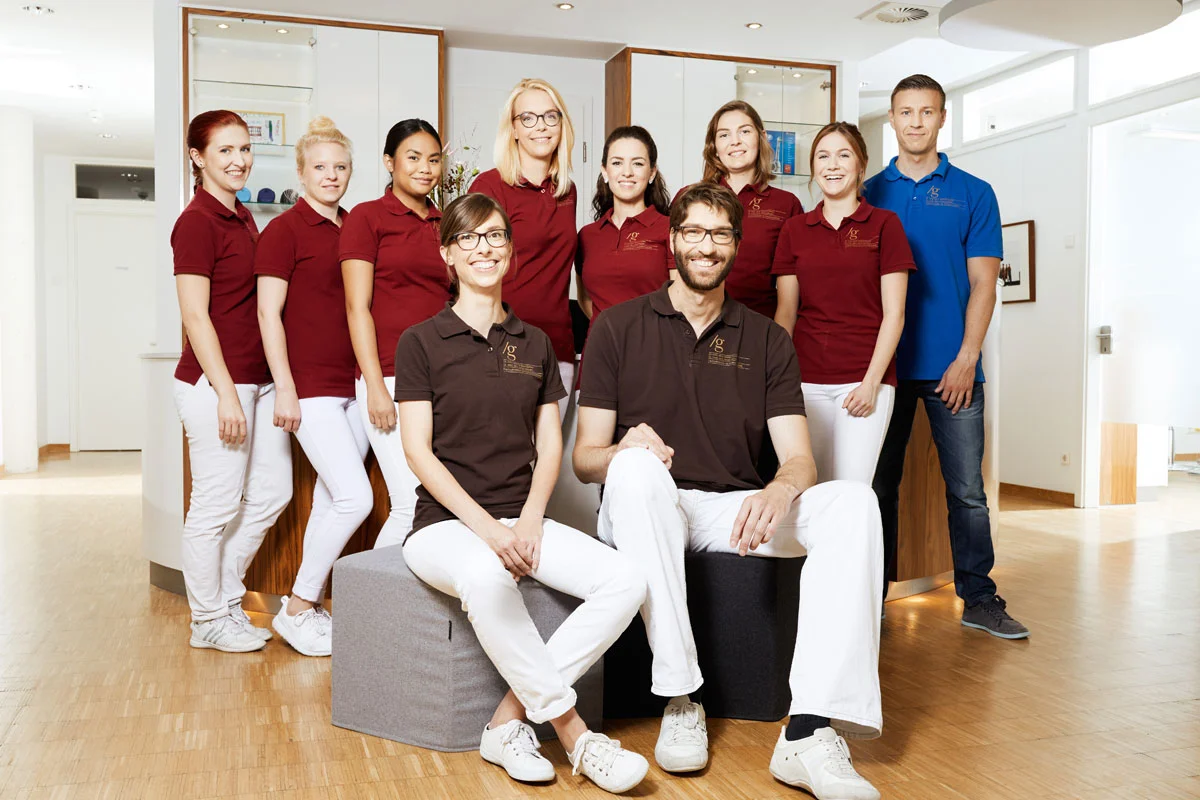 Team_Orthopaediepraxis_Dr_Guelden.jpg