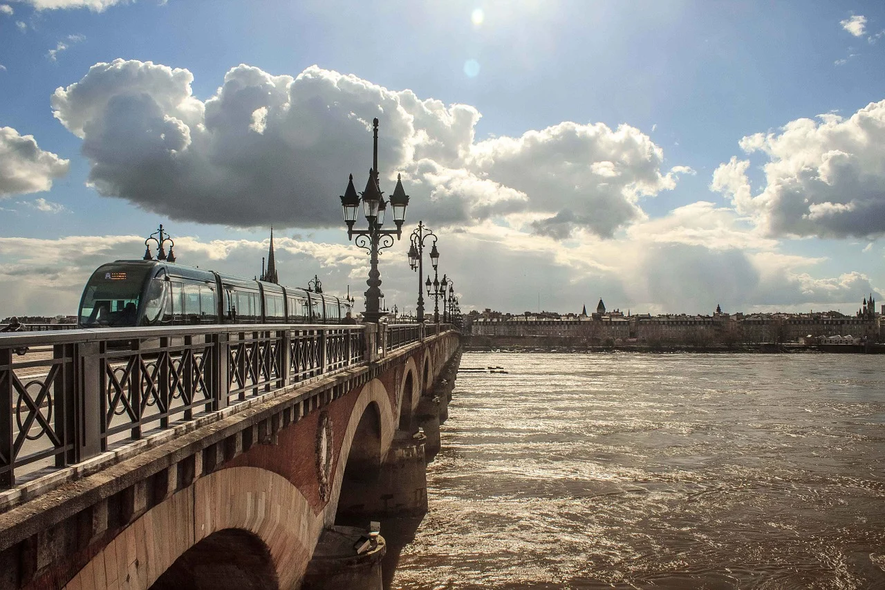 BORDEAUX-1.jpg
