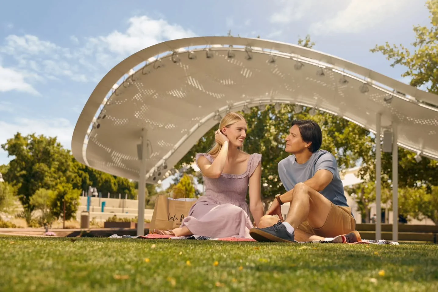 &iquest;Buscas actividades en el casco antiguo de Scottsdale durante el Festival del D&iacute;a de los Muertos? &iquest;Qu&eacute; te parece un picnic en el Parque del Centro C&iacute;vico con delicias del mercado local y un paseo por algunas de las 