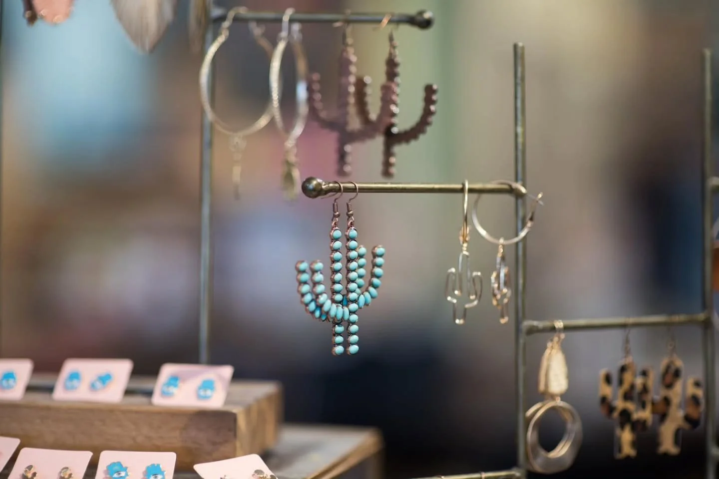 Keep the memories from Scottsdale Dia de los Muertos close at heart by bringing home a special keepsake from Old Town Scottsdale. From handcrafted Native American jewelry to custom rancher hats, Old Town Scottsdale&rsquo;s streets are lined with chic