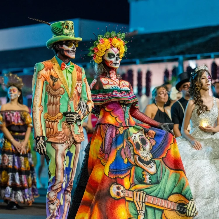 Procession "Desfile de los Muertos"