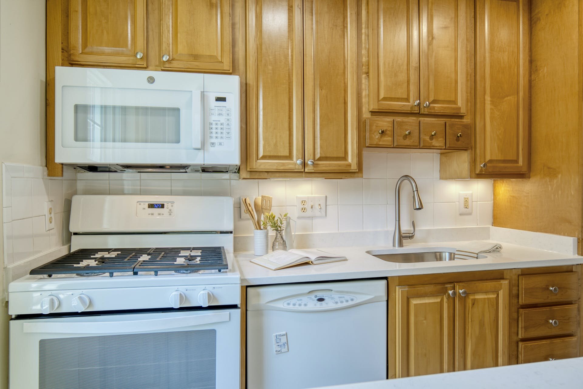 014-384398-14__6501 10th St, Unit A2_PL_GS_10245191.jpg