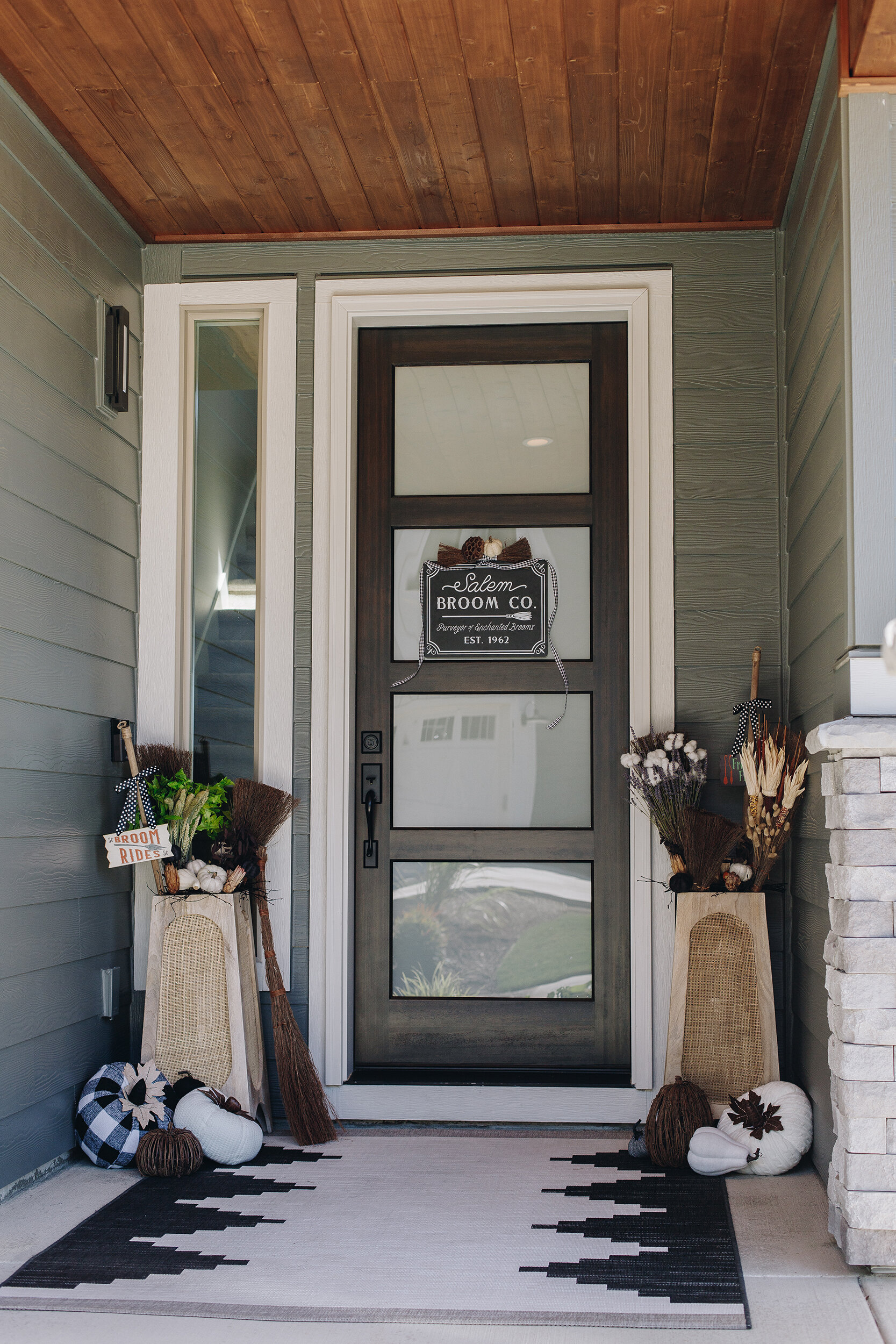 Farmhouse Front Porch Decorations