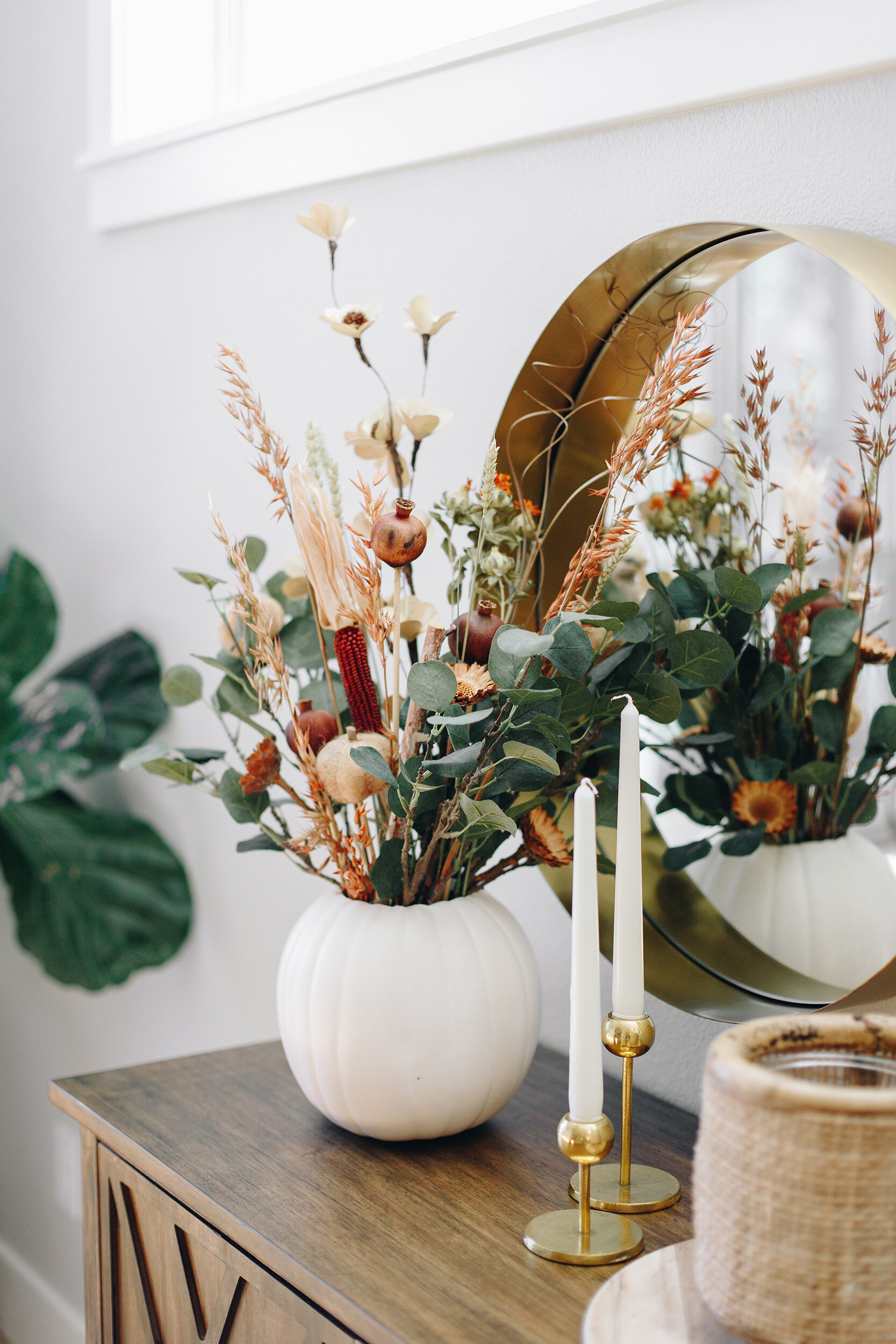 DIY Pumpkin Vase with Dried Floral Arrangement