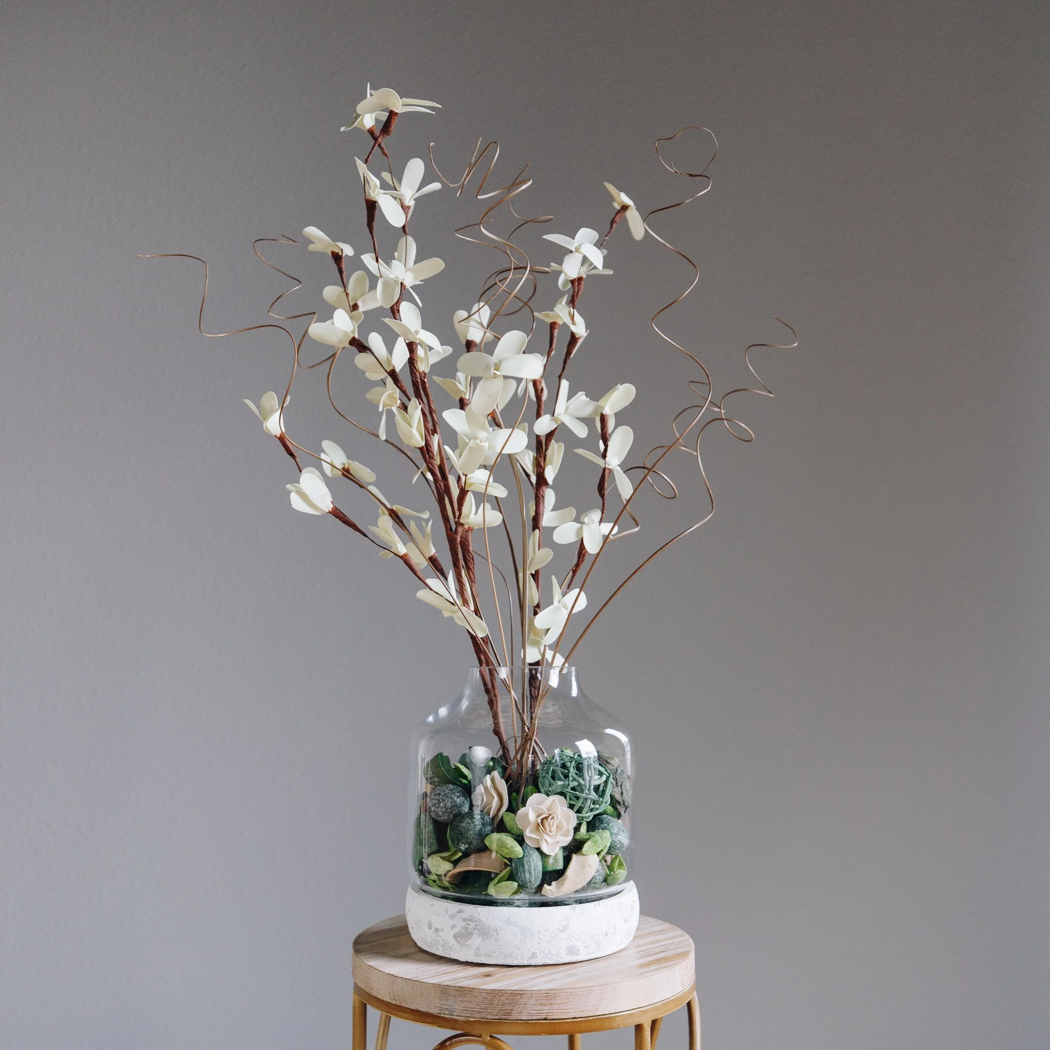 Natural Ting Curly Gallery Centerpiece Style