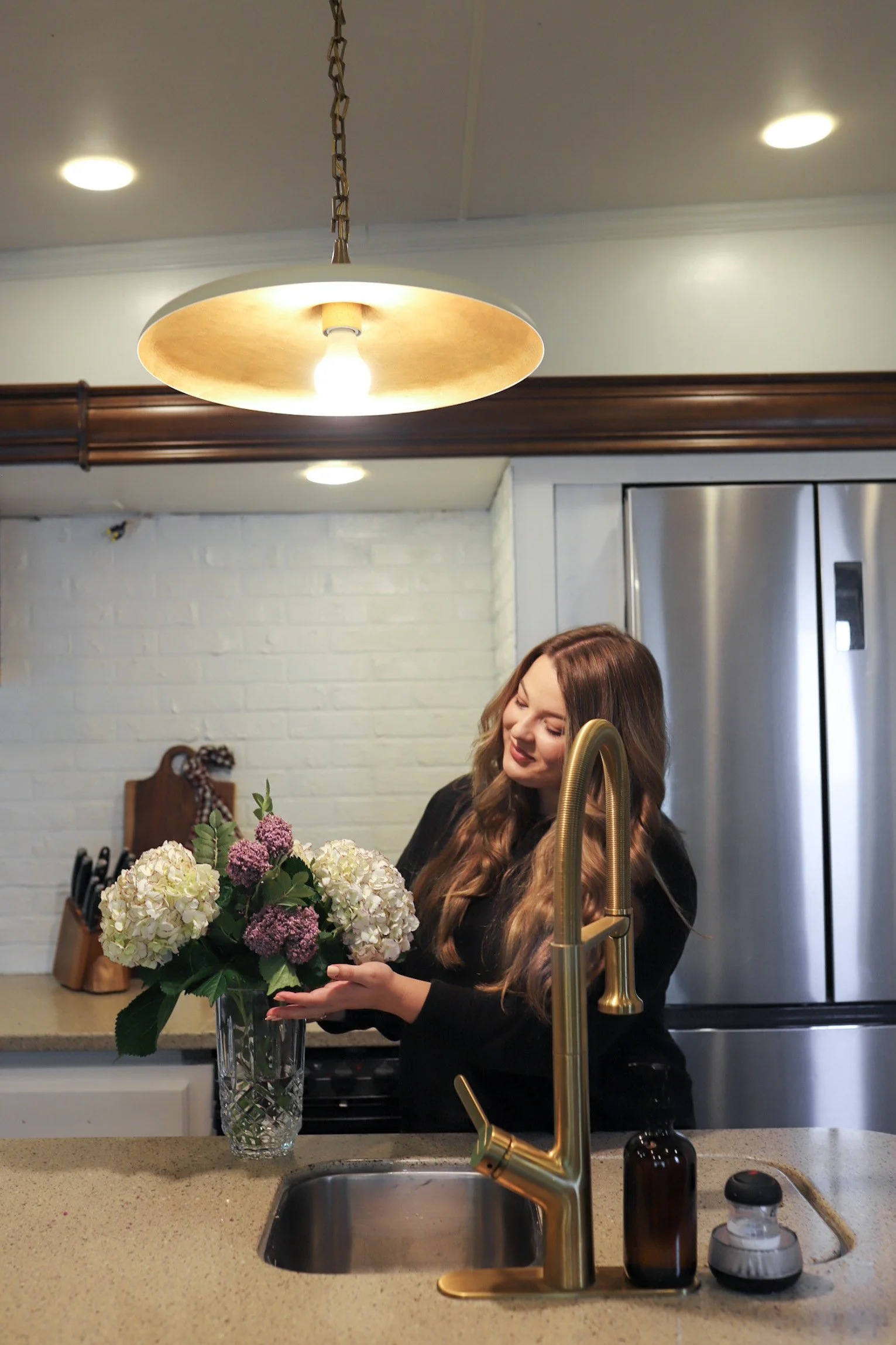 Smart Spending: How to Arrange Flowers Within the Small Spaces of Nolie Montgomery's Tiny Home