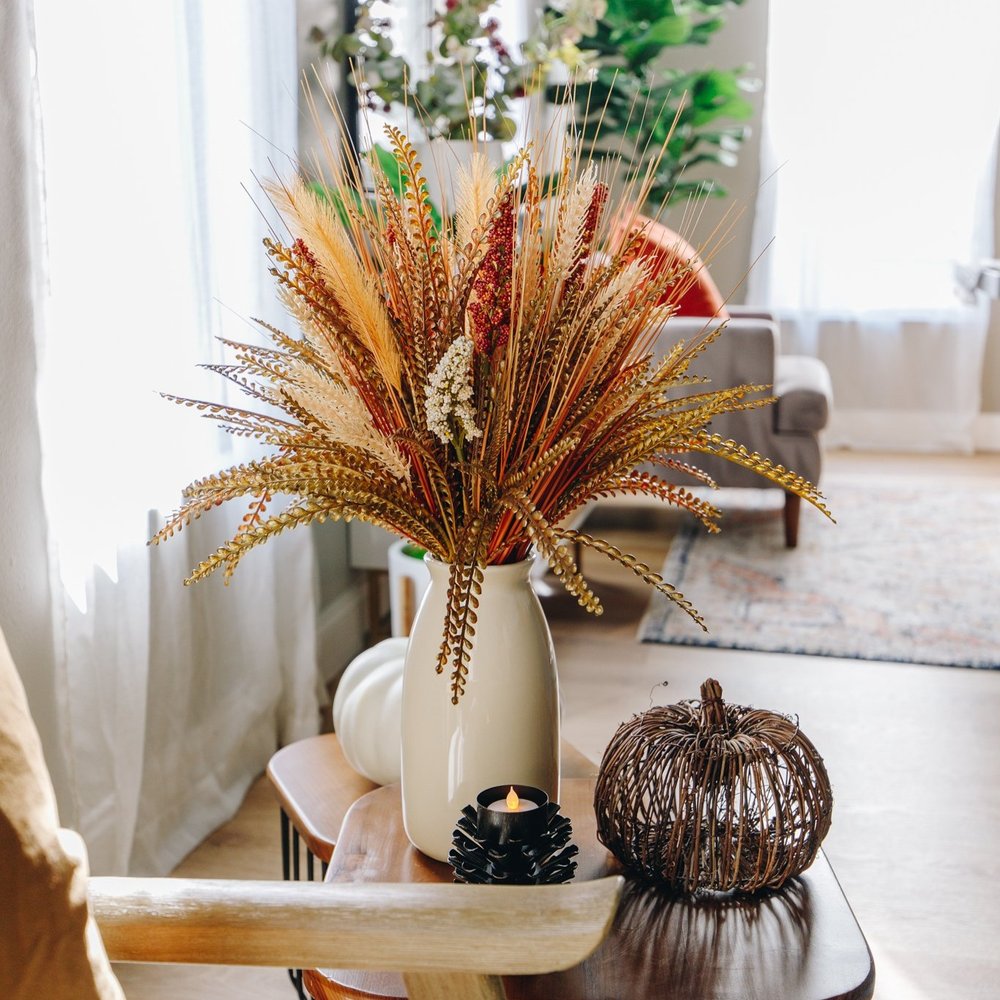 How To Paint Your Pampas Grass For A Dramatic Halloween Look