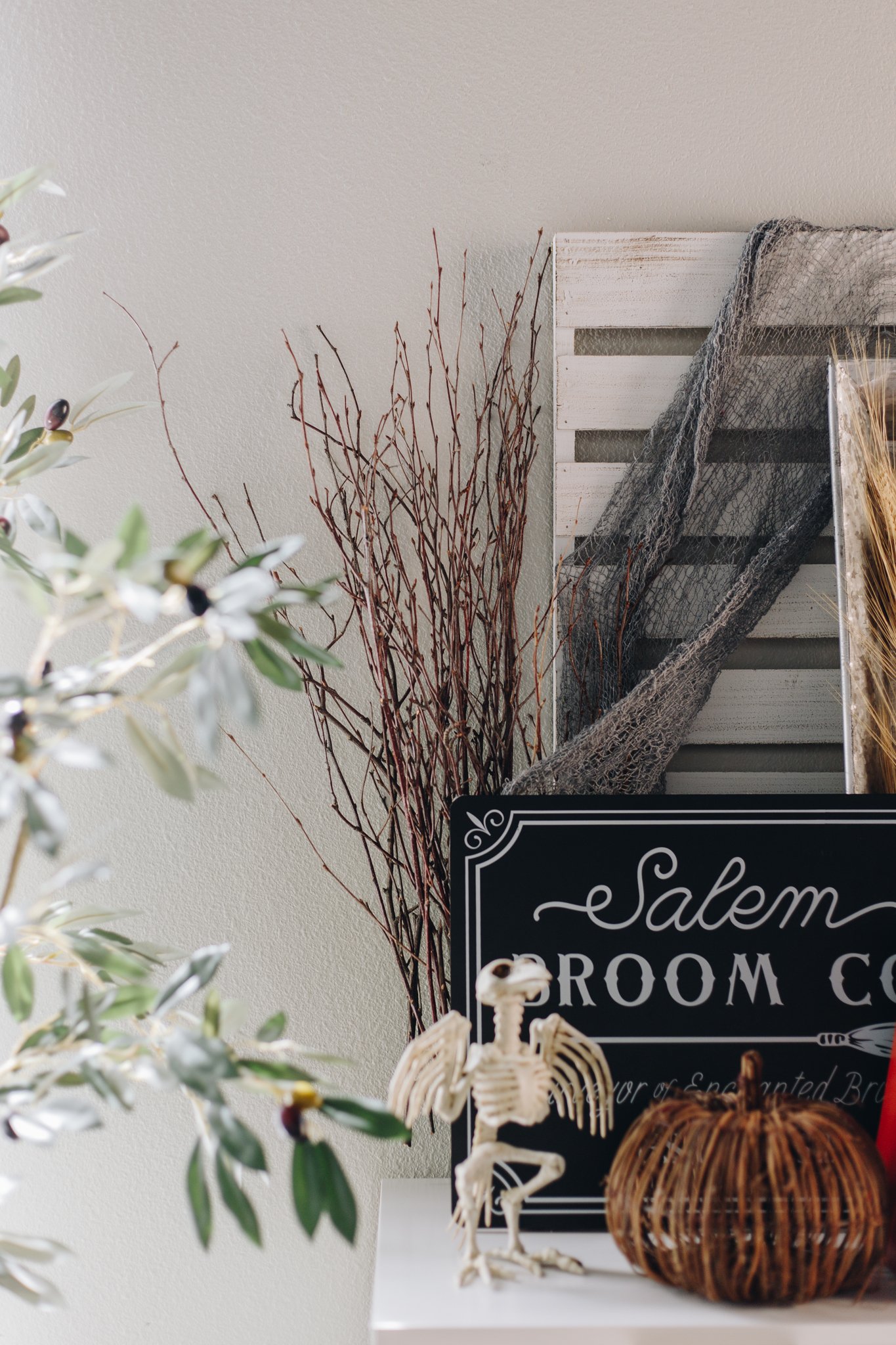 farmhouse aesthetic for halloween and fall home decor 