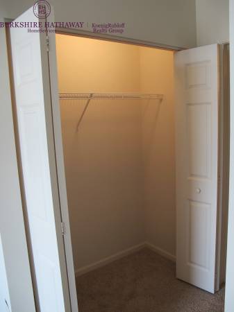 Closet 2.jpg