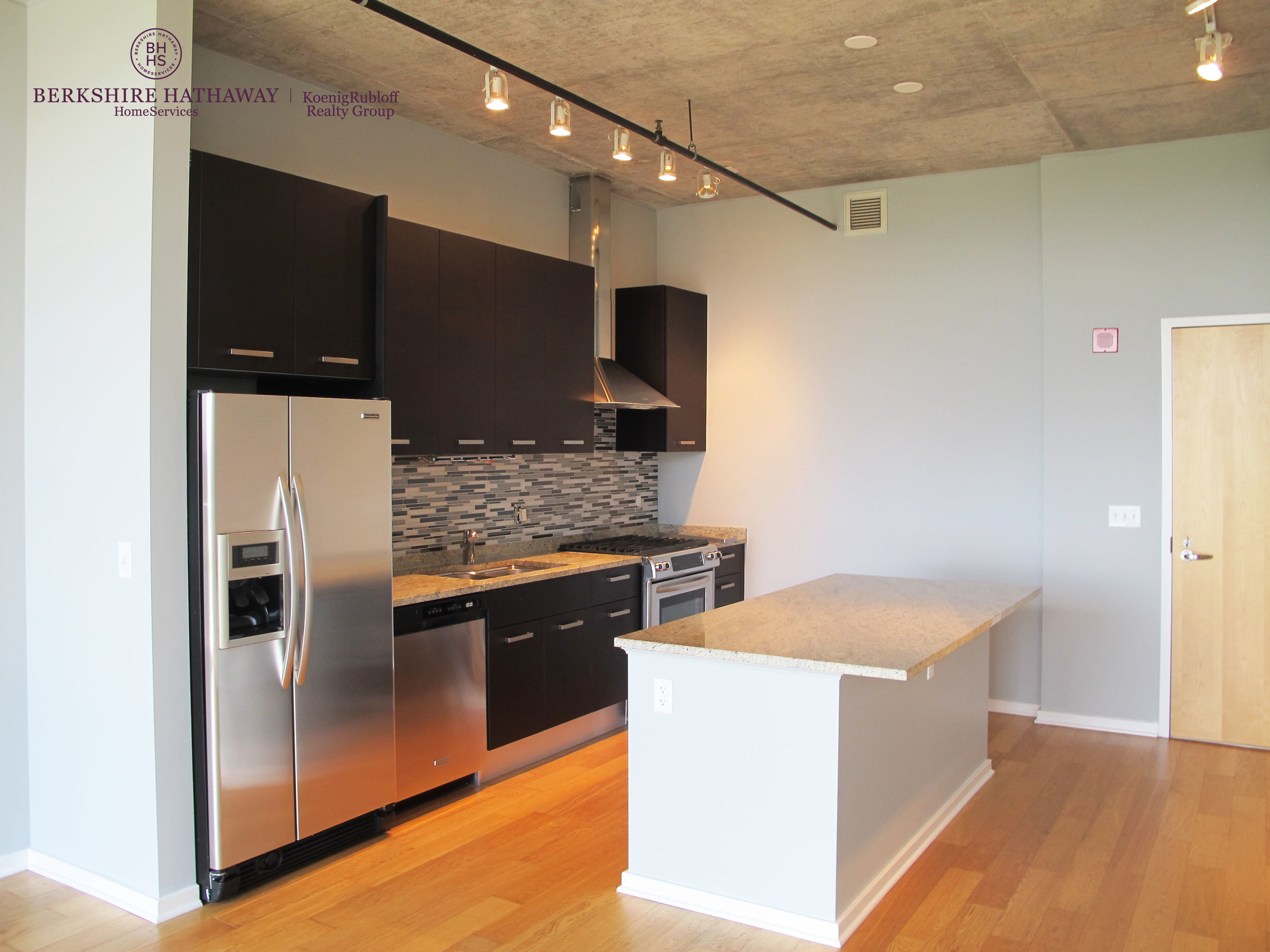 1BR Kitchen.jpg