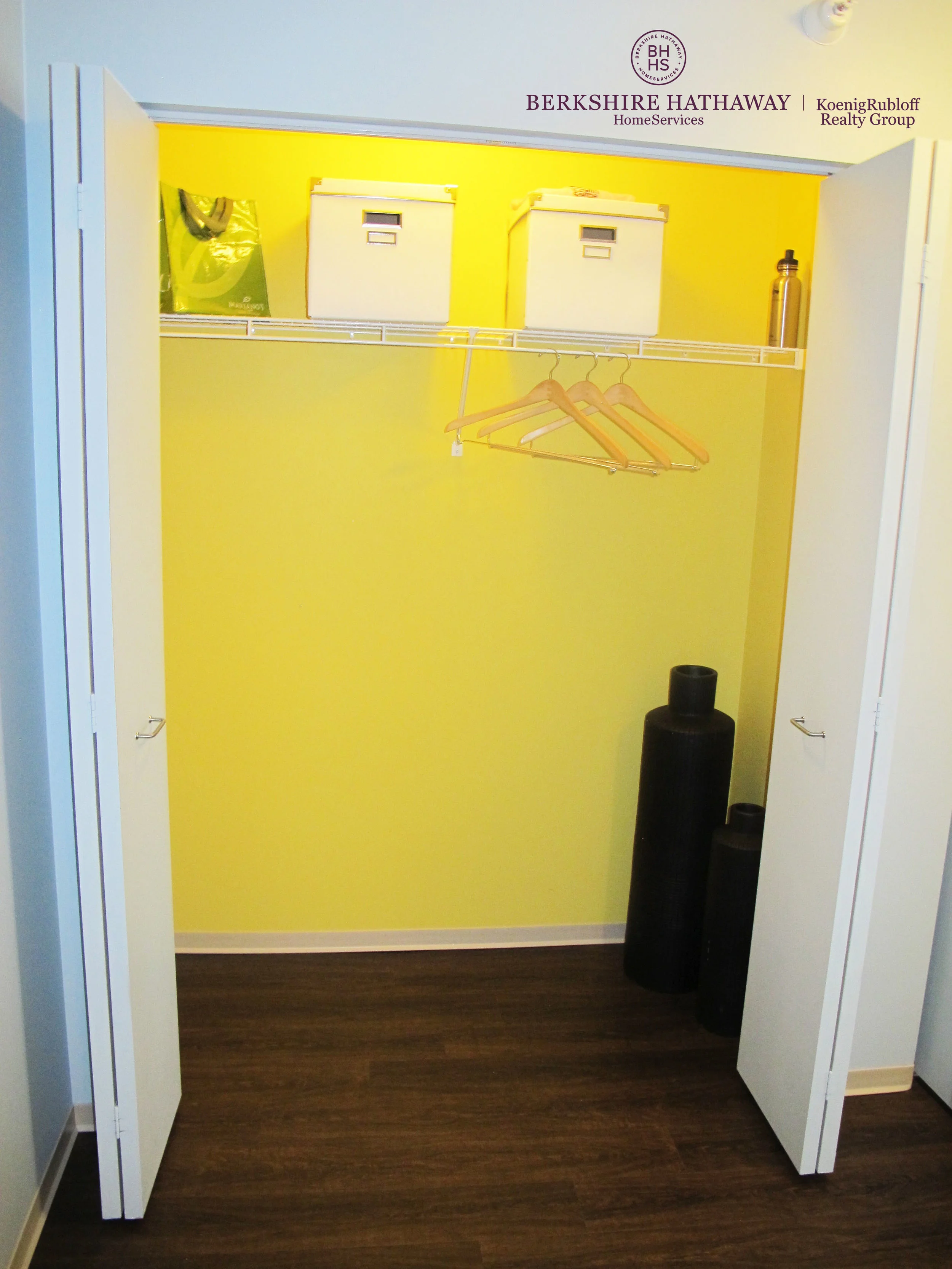 Closet 2.jpg