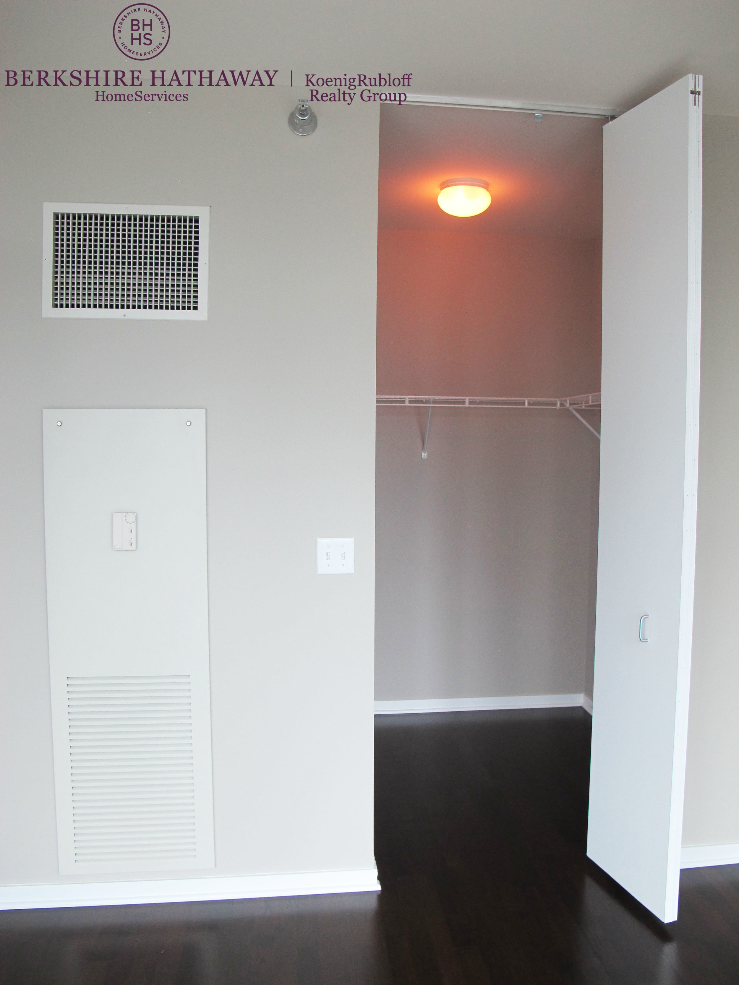 Closet 2.jpg