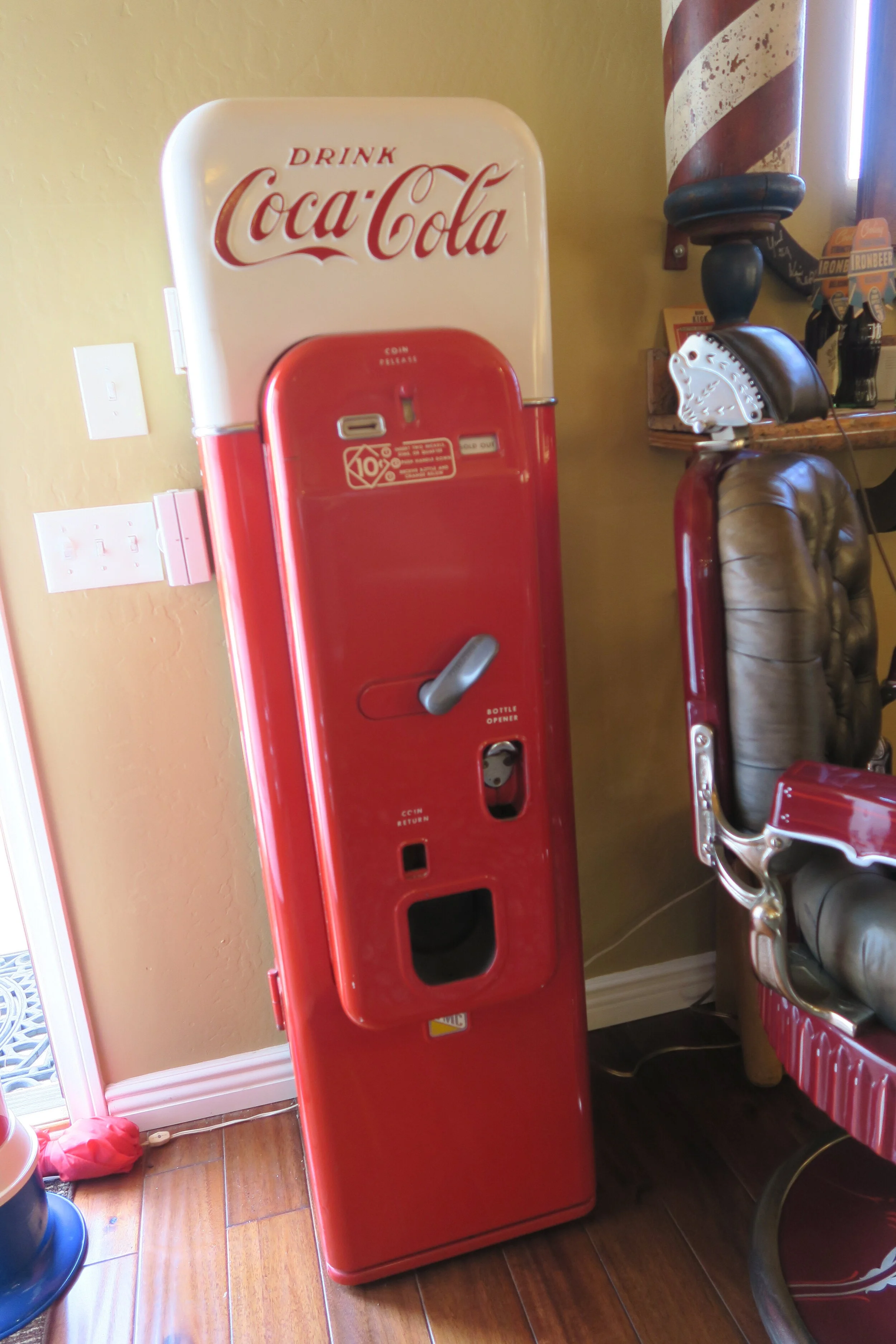 Vendo V-44 Coke Vending Machine