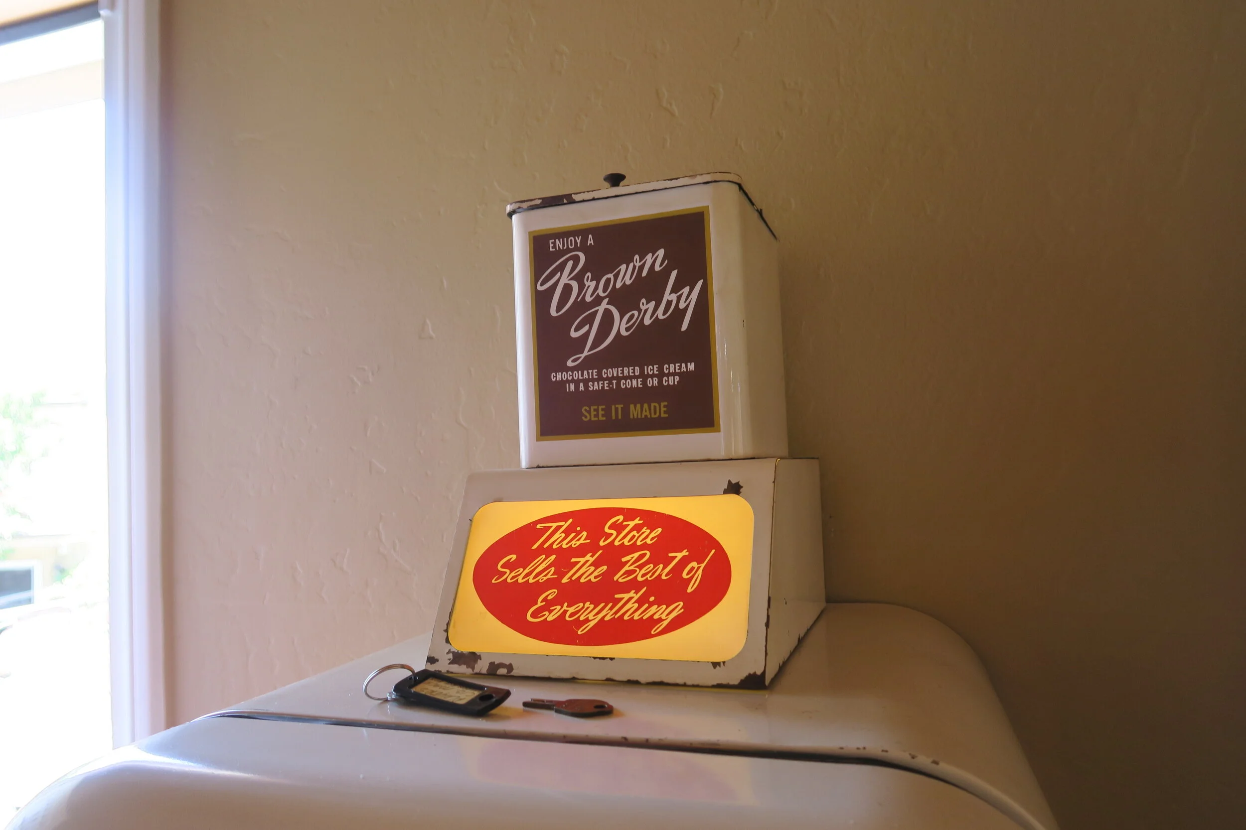 Soda Accessories / Chocolate Sauce