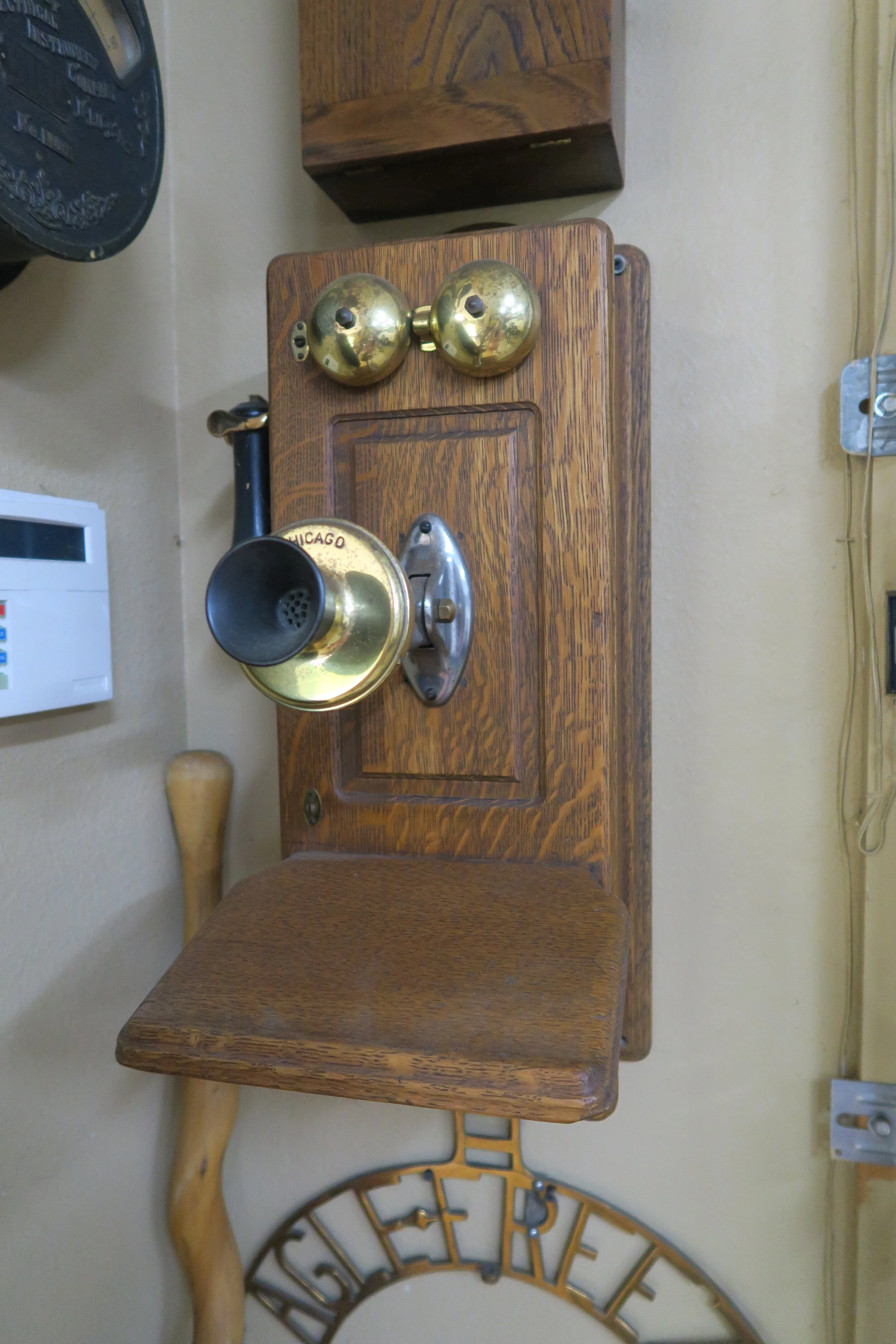 Picture Frame Front Oak Telephone
