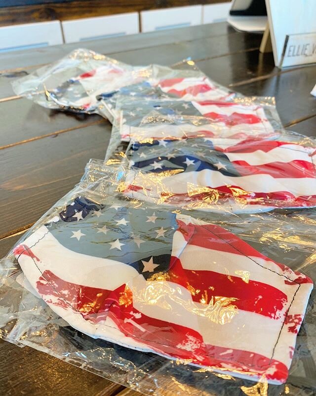 🇺🇸 Patriotic Face Masks 🇺🇸 available now at @ellipsisboutiquebudatx! Just in time for Independence Day 🎇