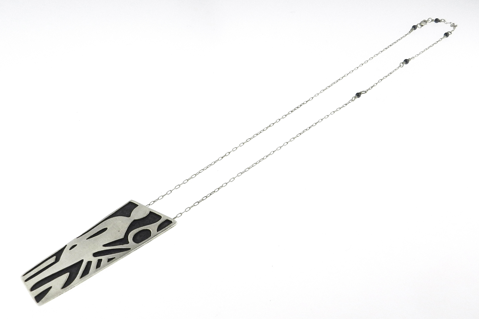 womanpendant3.jpg