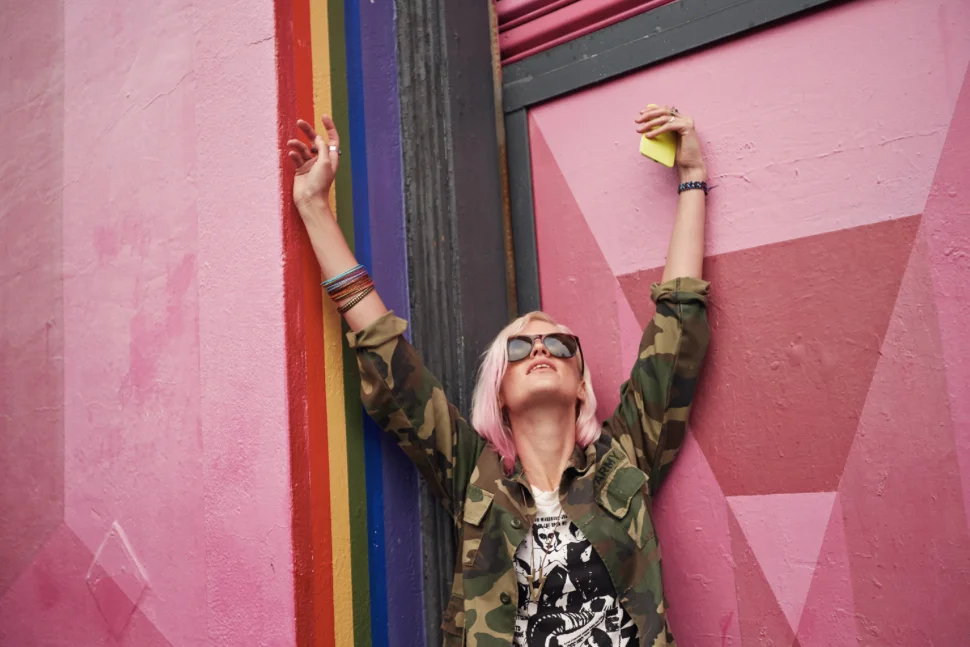 2013-07_the-rhoades_motorola_girl in pink alley.jpg