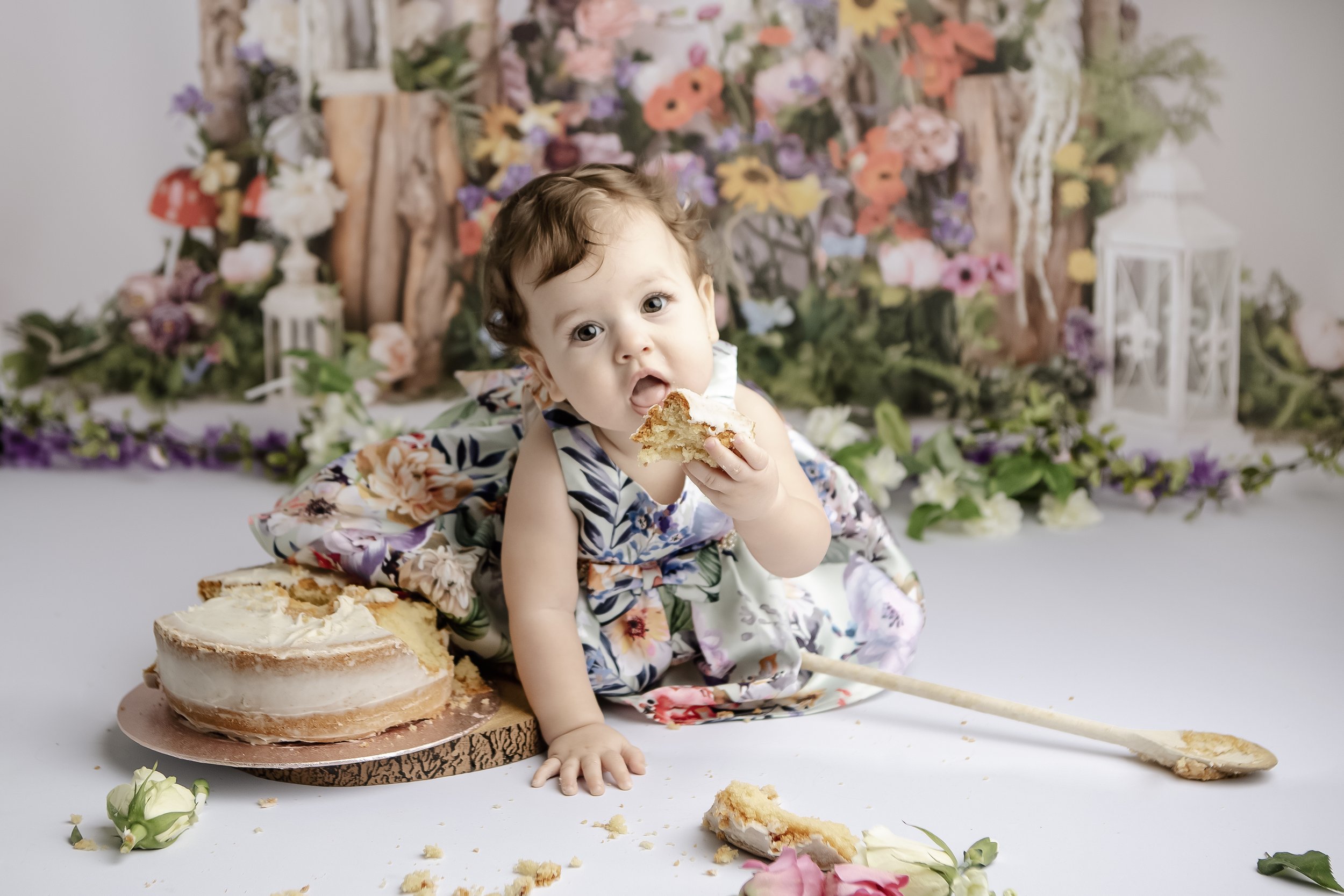 cake smash photographer milton keynes