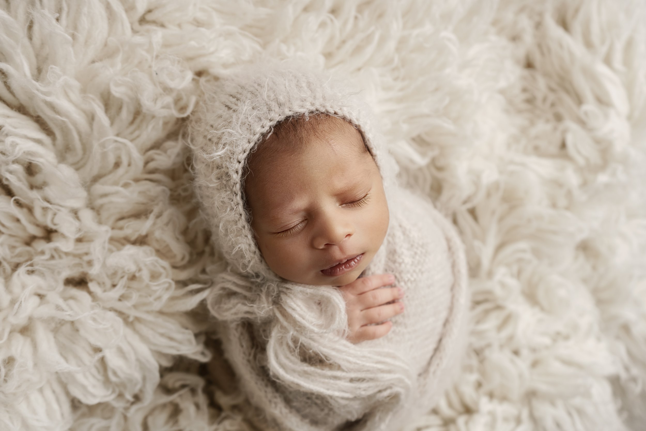 newborn photographer in towcester northampton milton keynes