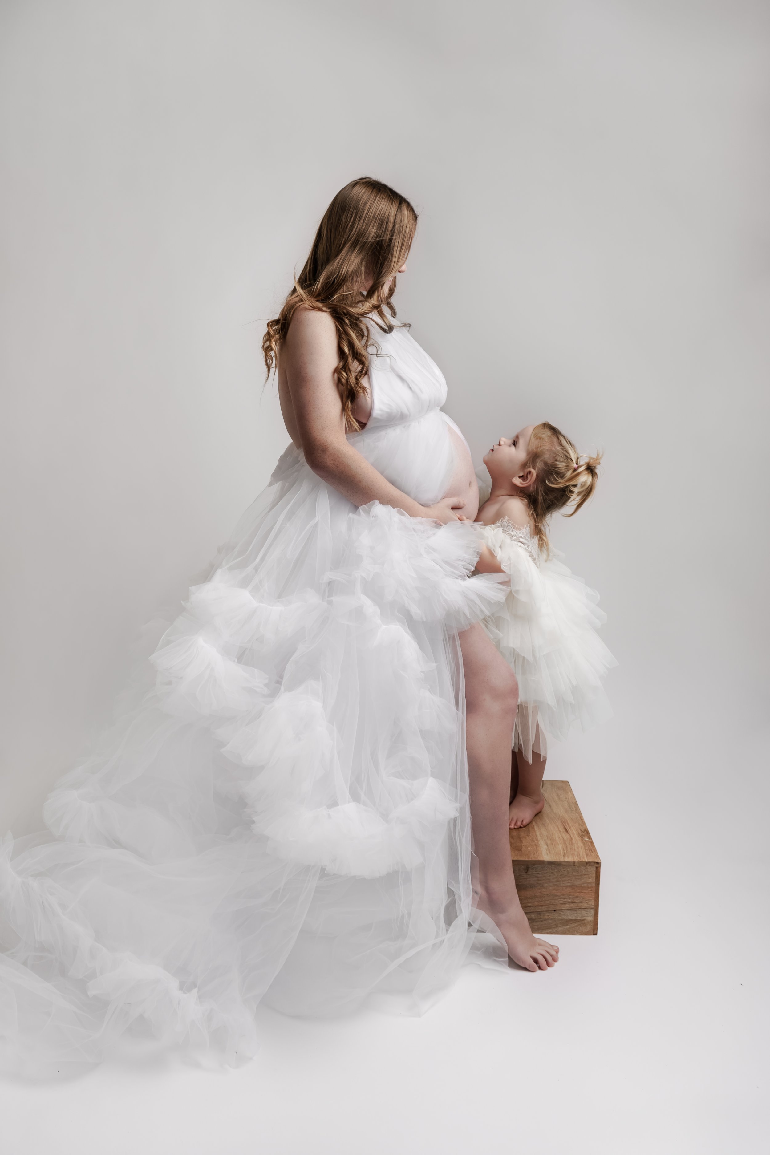 maternity bump pregnancy photographer milton keynes