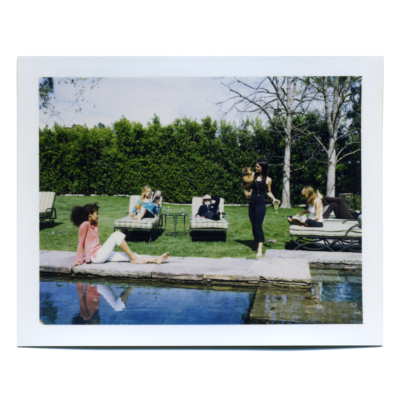 01poolsidethumb.png