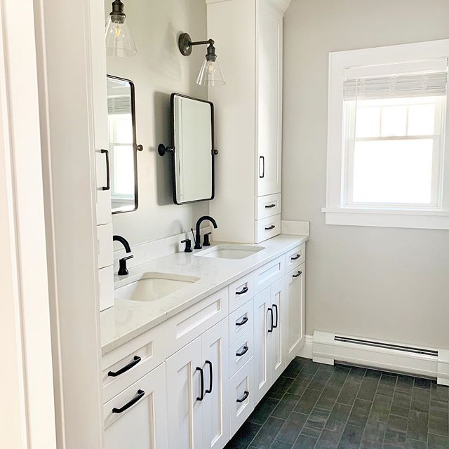 I had major #masterbathroom envy visiting my client’s house today!! I loved getting to see the finished product after many months of working on their amazing home. With lots of countertops and drawers this space is both functional and beautiful!
Design and 📷 by @christieadamsdesign -
-
-
#howihaven #beckiowensfeature #houseenvy #doingneutralright #bergenmama #bergenmagazine