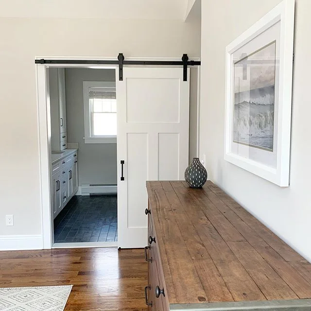I love how these #barndoors came out in my clients master bedroom. There is a matching one to the left for the walk in closet too!
Design and 📷 by @christieadamsdesign -
-
#modernfarmhousebedroom #smmakelifebeautiful #bergenmagazine