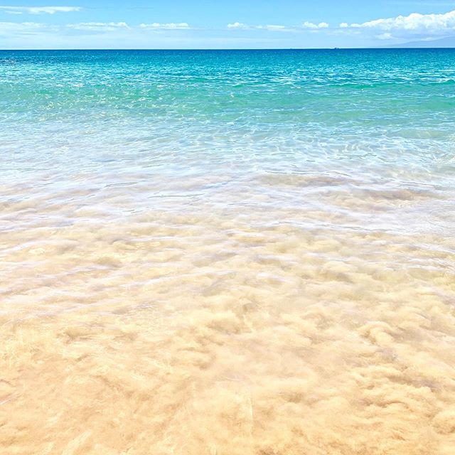 We landed at almost 1am and got home at 2am so we are totally jet lagged and out of wack today but happy to be home after this epic 2 week adventure. We fell in love with the beauty of Maui and had lots of family bonding. I can’t wait to print out my photos and add some to our gallery wall in our mudroom. Here are some faves and if these aren’t enough I posted a bunch in my stories. Back to regular programming again tomorrow when I’m officially back at work!
#mauibeach #traveladdiction #vacationphotos
