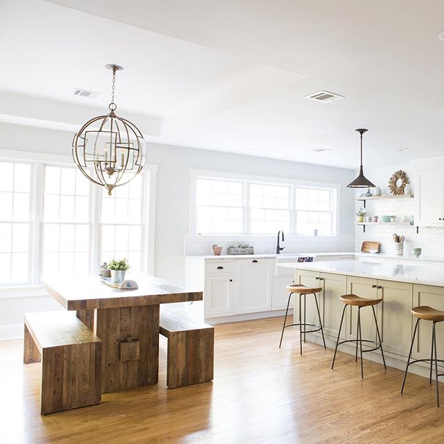 Coming home after a 2 week vacation and settling right back into our routine of cooking and hanging out in this space. It really is the heart of our home and where we spend the most time. I’ve had clients ask me during the kitchen design process if they should have a table if they have an island and for me the answer is always yes! If space allows then it’s great to have both and we use both of ours daily.
Design and 📷 by @christieadamsdesign -
-
#smmakelifebeautiful #cljsquad #beckiowensfeature #homewithrue #ridgewoodmoms