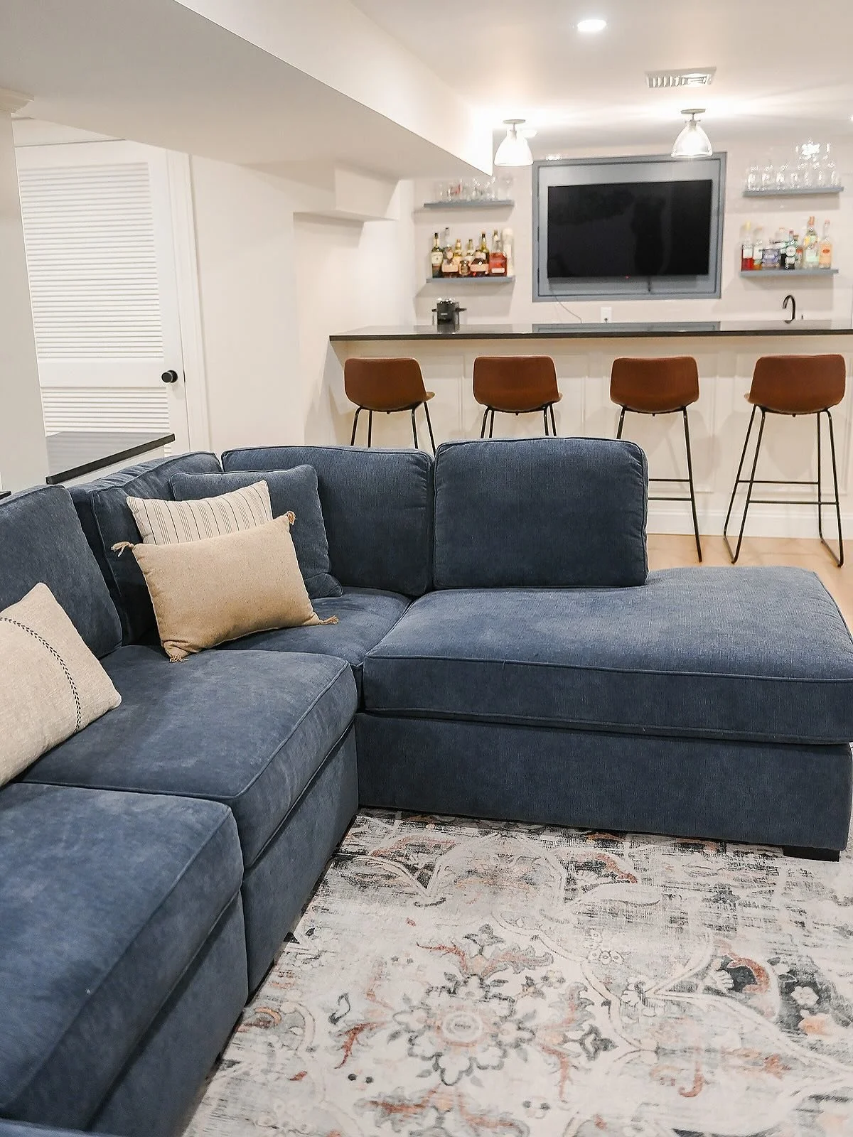 Basement renovations are becoming more and more popular in my inquiry inbox.  It&rsquo;s so fun to see an unfinished space and imagine the possibilities and then see it come to life. 
-
Design @christieadamsdesign 
📷 @emilyphotography973