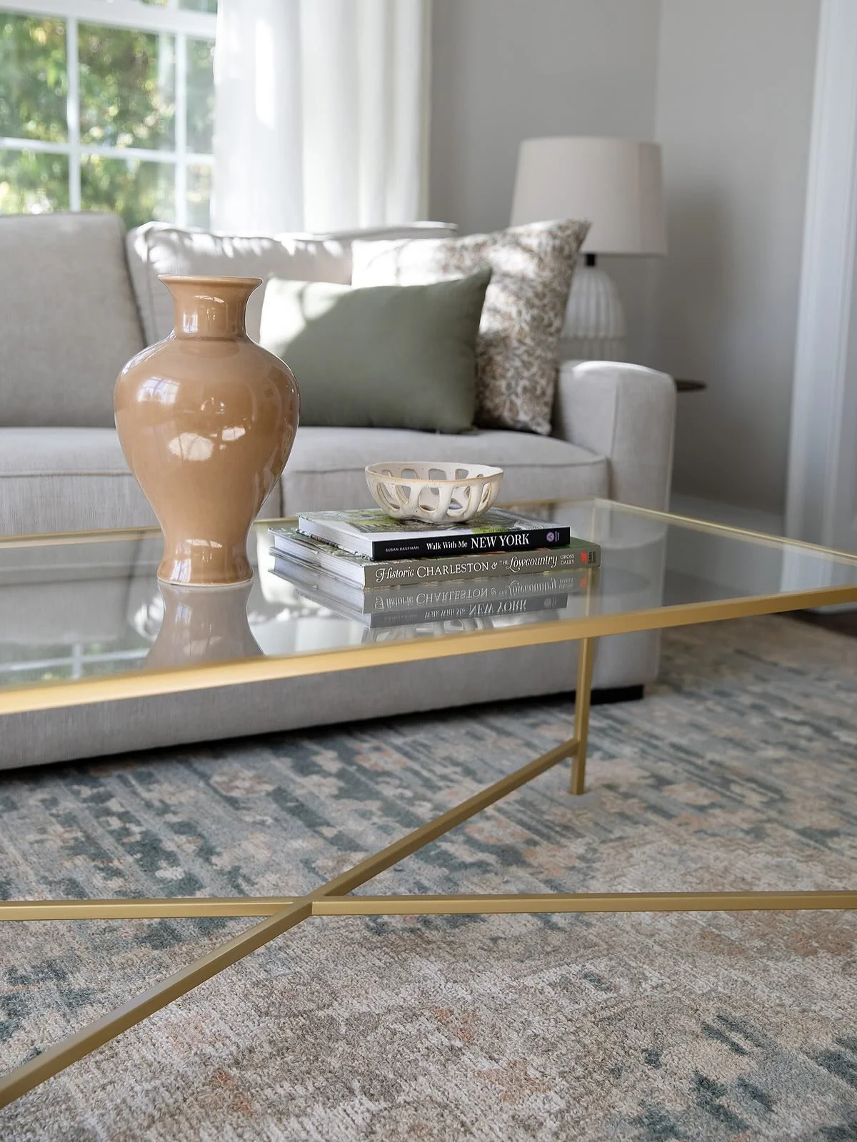 Sharing more of this recently completed living room that we updated! Scroll through for more photos and to see where we started with this space. ❤️ 
-
Design and 📷 @christieadamsdesign