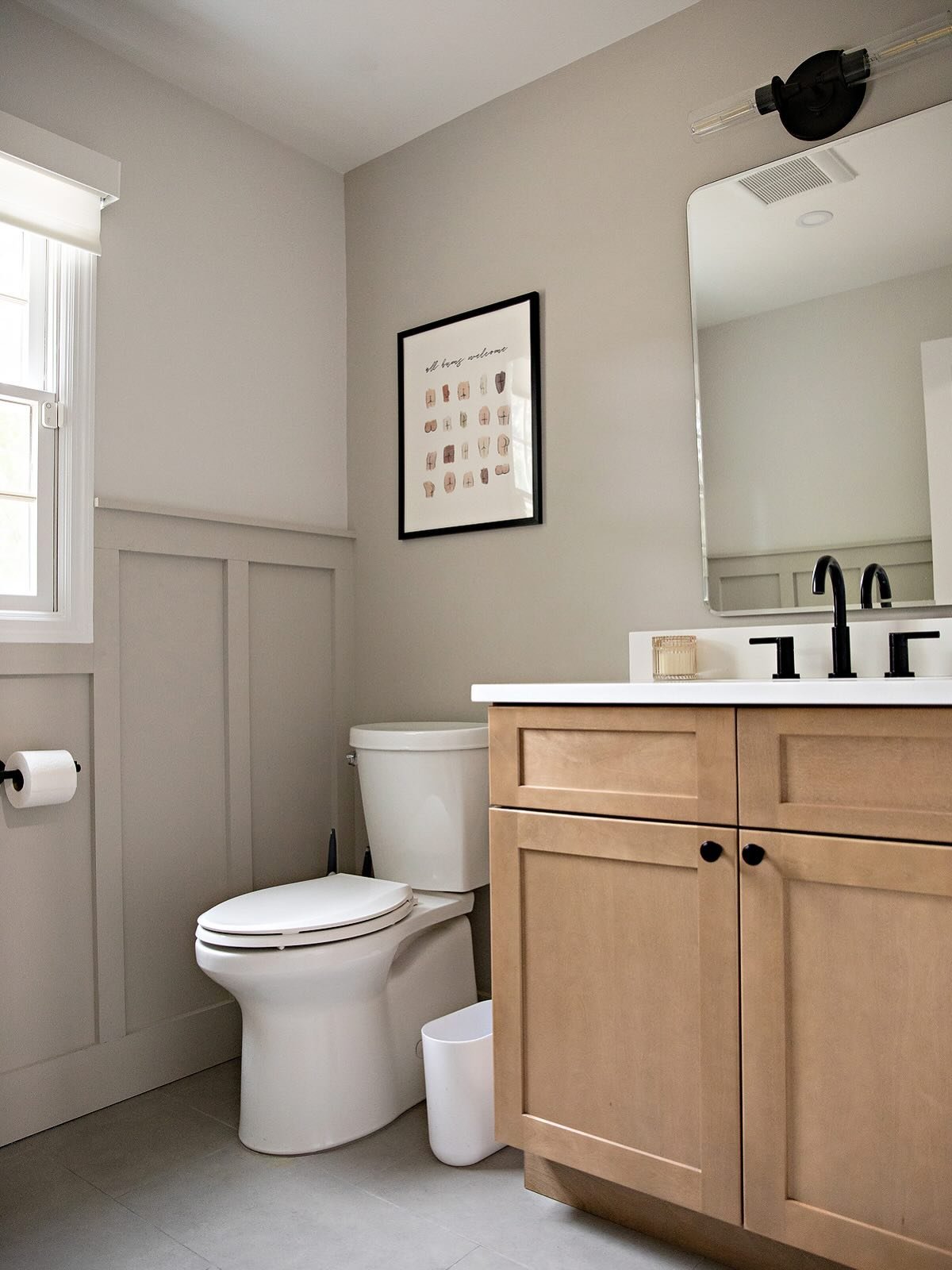 We completely transformed this powder room and it&rsquo;s hard to believe it&rsquo;s the same room 😍 
-
Design and 📸 @christieadamsdesign