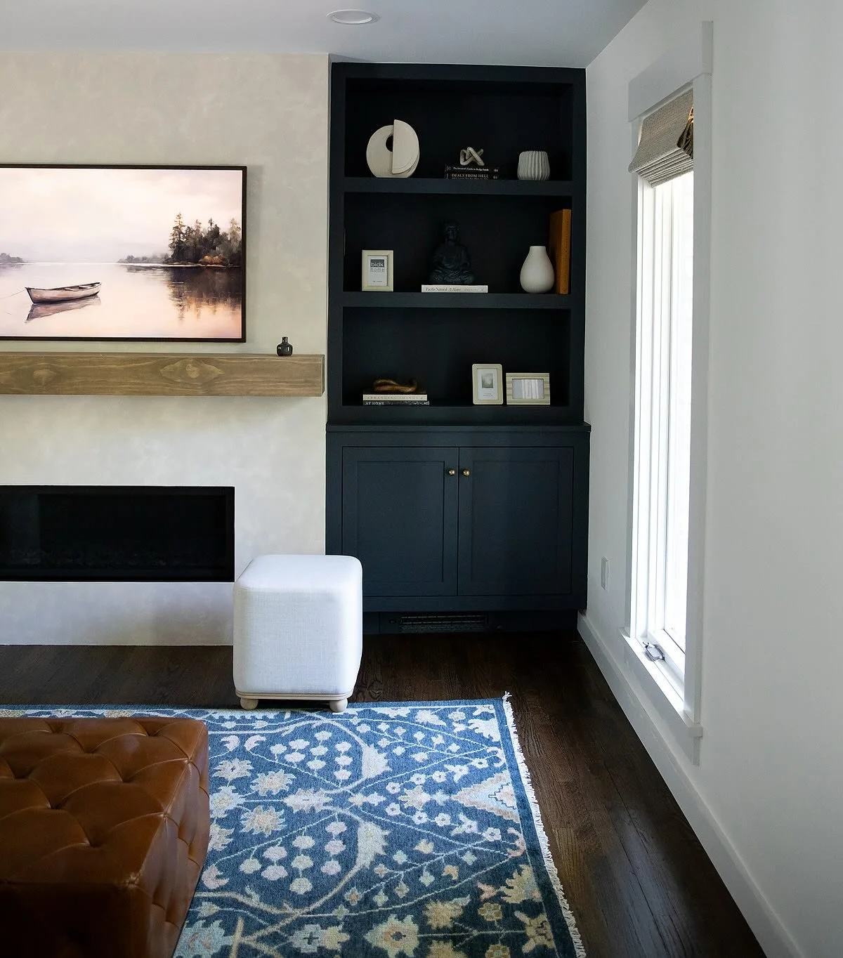 With this project we completely transformed this blank wall into the focal point of this room 😍
-
Design and 📷 @christieadamsdesign