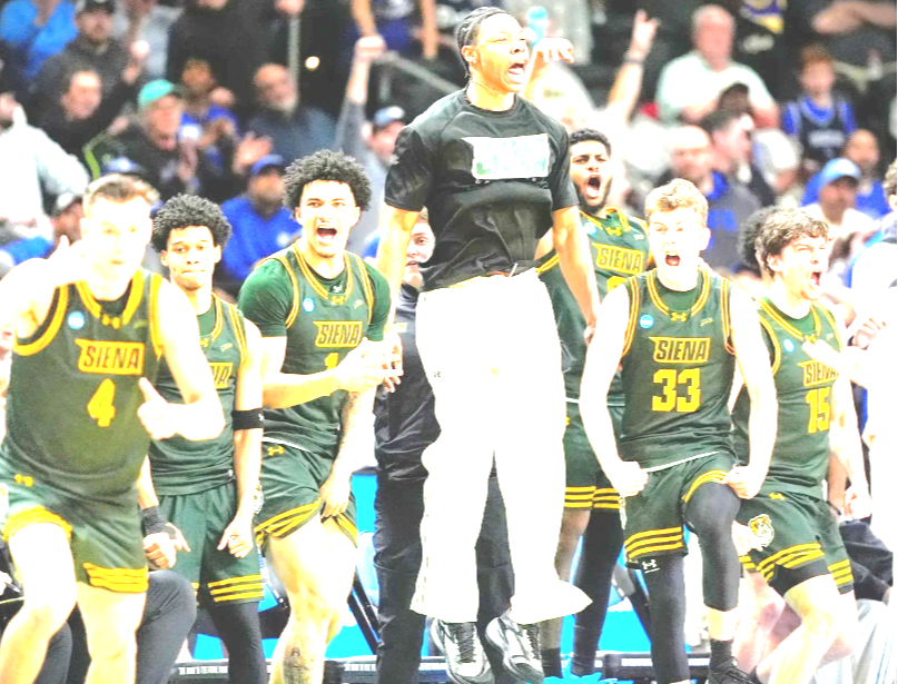 March Madness, Friday’s edition: A look ahead, Thursday's action, news, scores/schedules