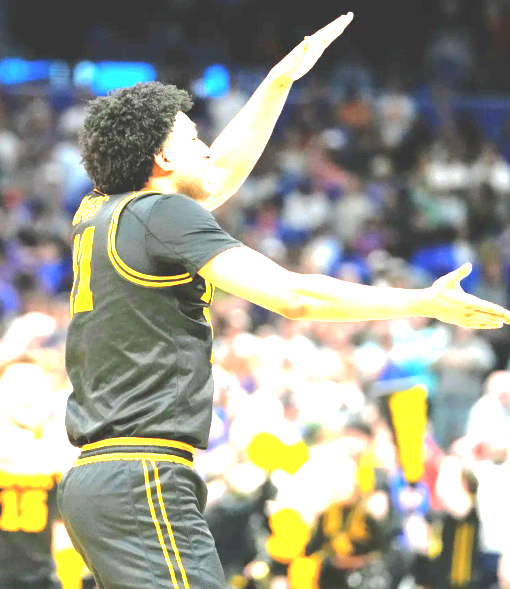 March Madness, Monday edition: A look ahead, Sunday's action, news, scores/schedules