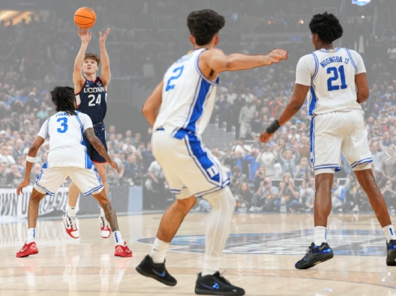 March Madness, Monday edition: A look ahead, Sunday's action, news, scores/schedules