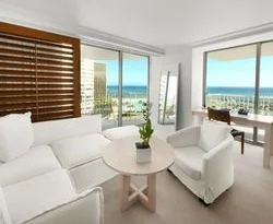 modern hotel honolulu.jpg