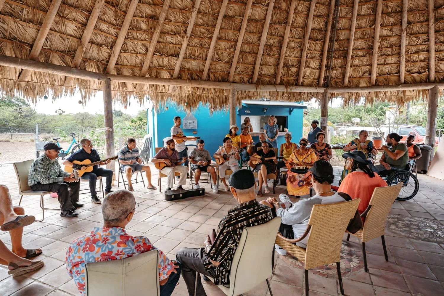 Samen muziek maken met Gibi Bomba en Chon Theodora