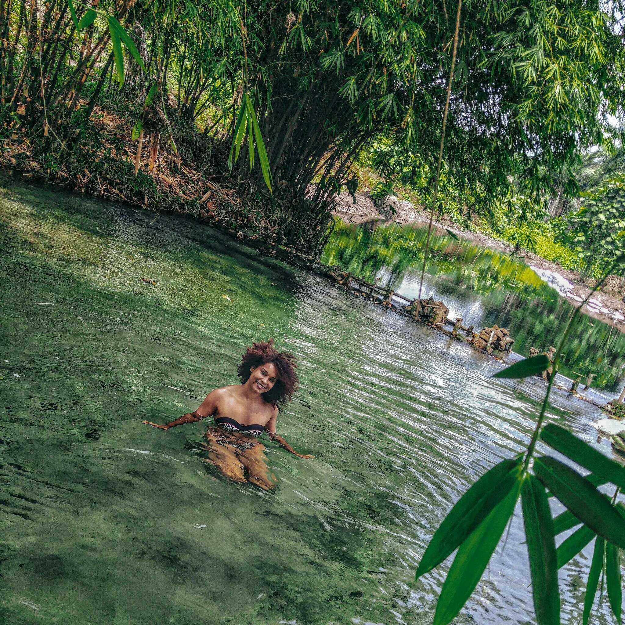 les pieds dans l'eau 2.jpg