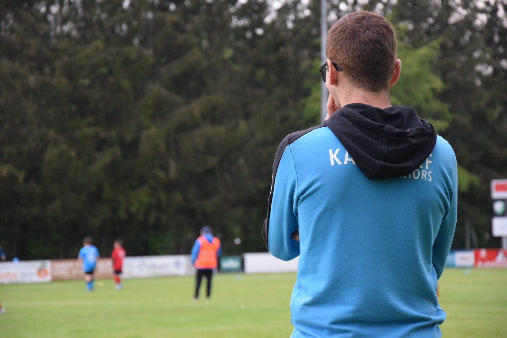 Coach Gusi hat alles im Blick - er kann sehr zufrieden sein mit den Frühjahrsleistungen seiner U11/10.