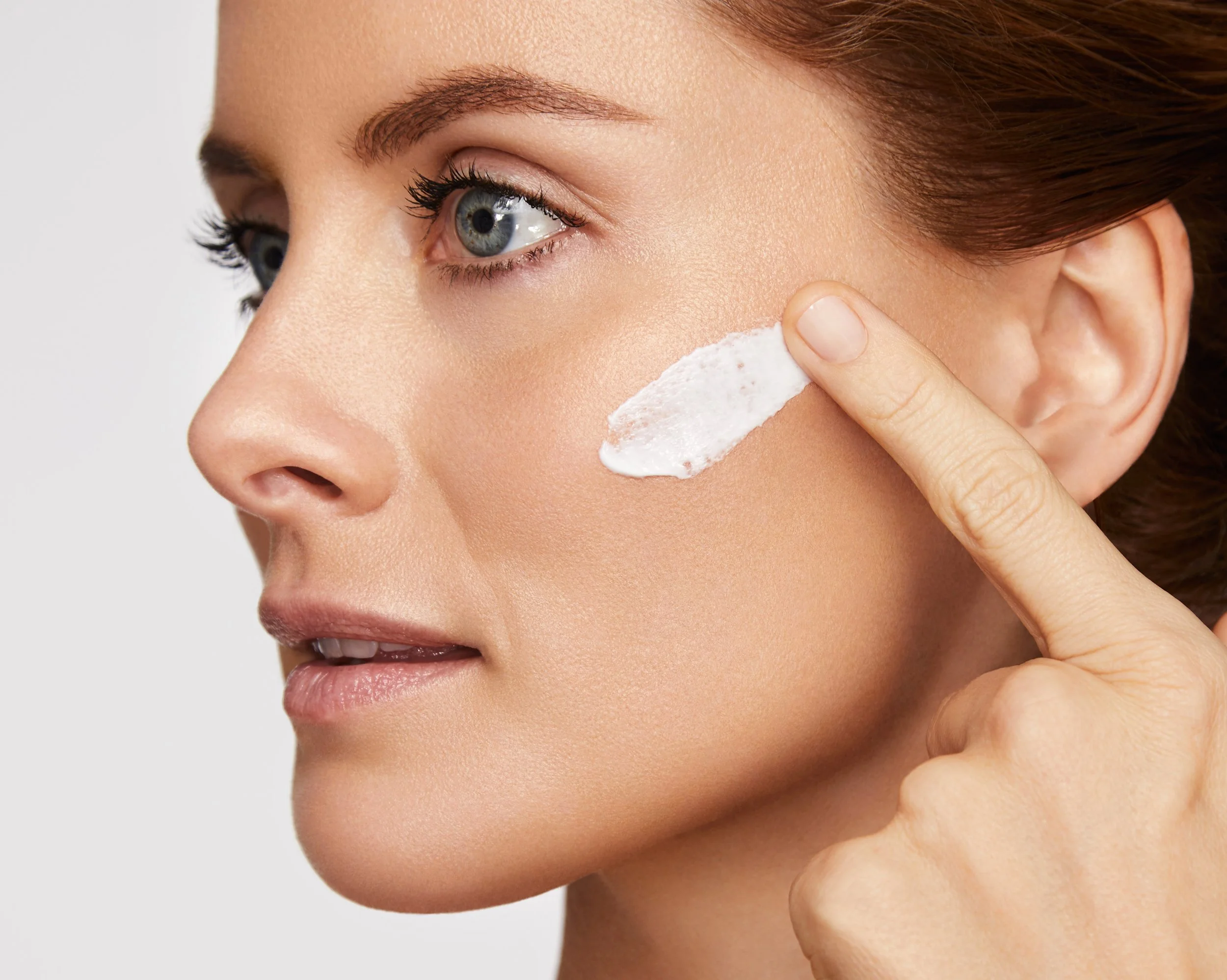Invok-_BootsBeauty2_082318__LotionSwipe_42693.jpg