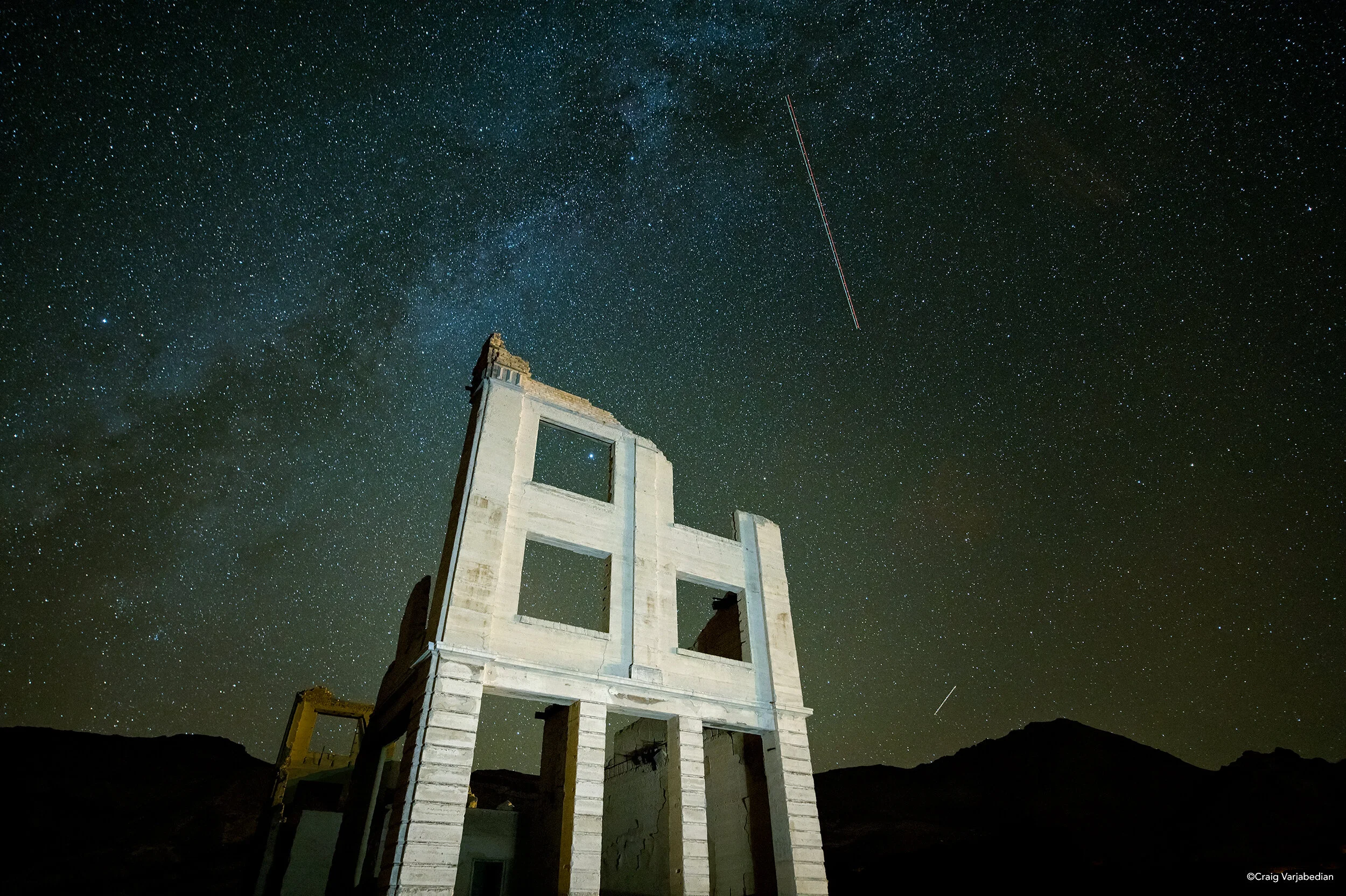 Rhyolite-night-sky-Death-Valley-National-Park-©Craig-Varjabedian.jpg