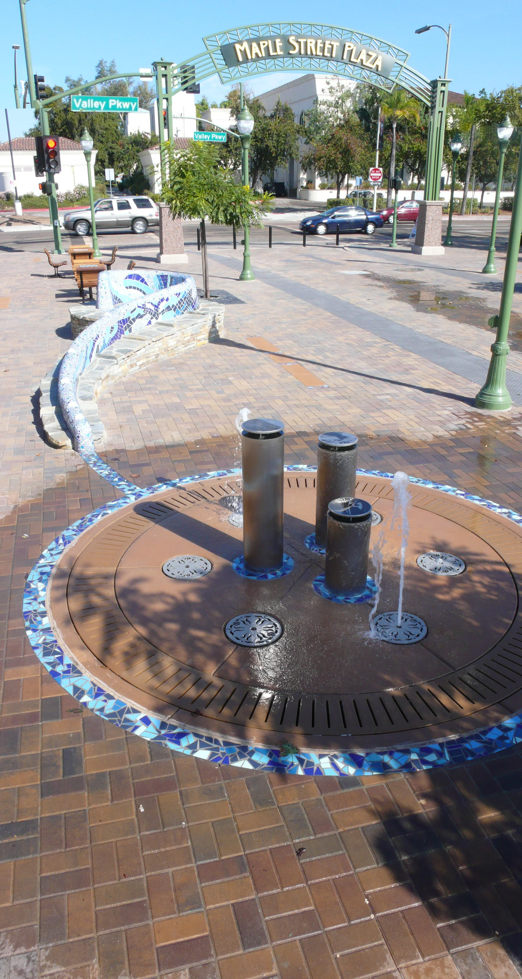 Fountain Seat Wall - Maple Street Pedestrian Plaza