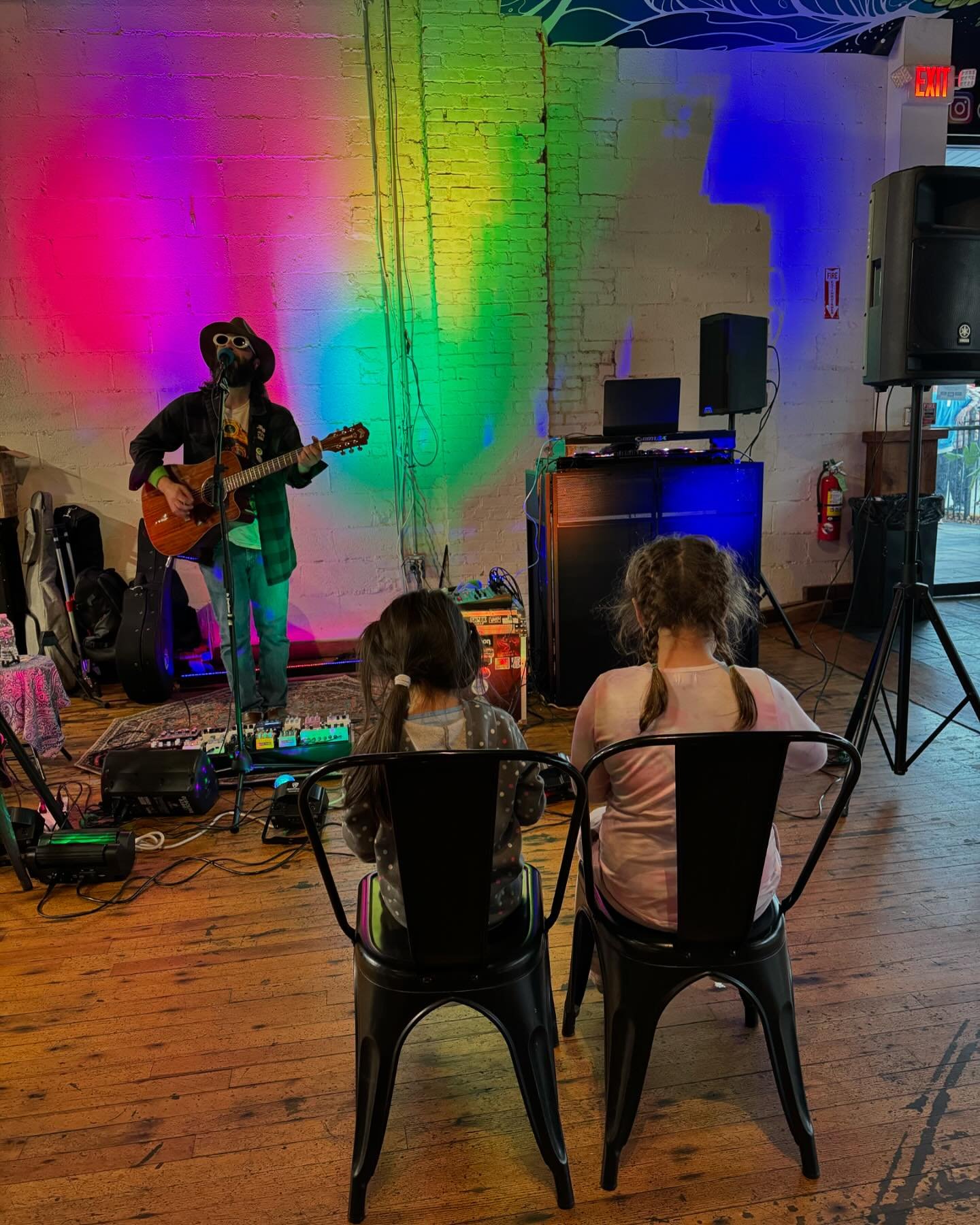 Hey now! Yesterday was great fun! Thank you to all of the fine folks who came down to the @2egiving Project Koda Fundraiser @sandcitysouth to &ldquo;put your good where it can do the most&rdquo; Also, it was a pleasure to share the stage with @katiem