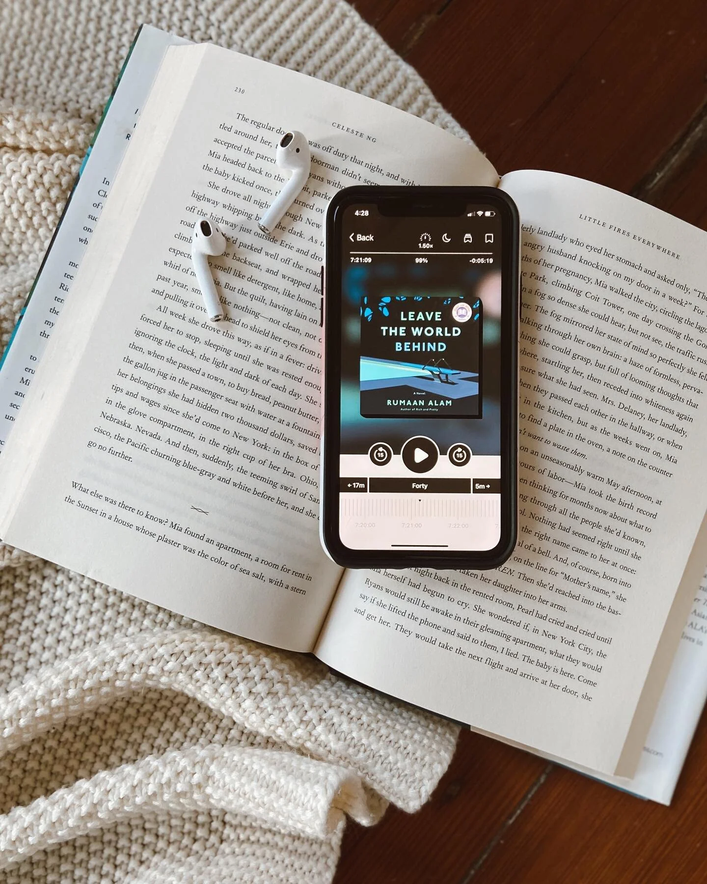 ⭐️ BOOK REVIEW⭐️
&ldquo;Leave the World Behind&rdquo; by Rumaan Alam
⠀
Wow. This was a wild ride.
⠀
If you&rsquo;re looking for hard answers to strange questions, you&rsquo;ll want to look elsewhere. &ldquo;Leave The World Behind&rdquo; is an unsettl
