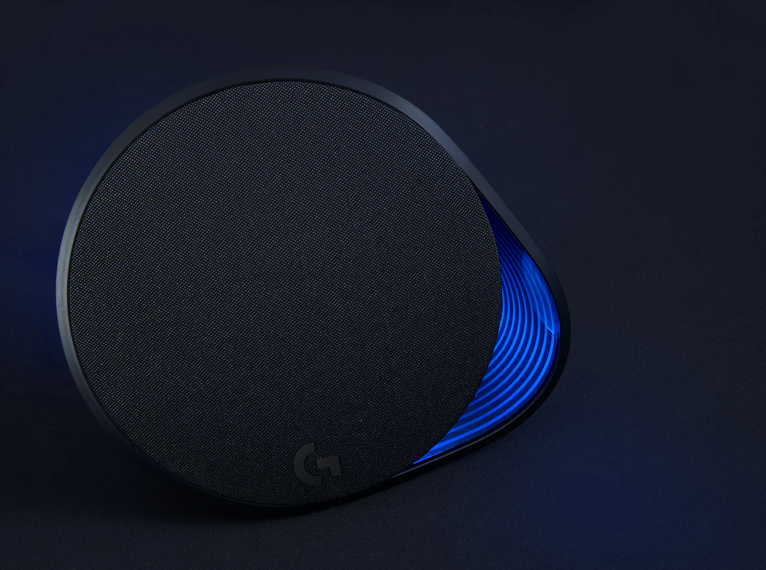 staples_shot4_speaker .jpg