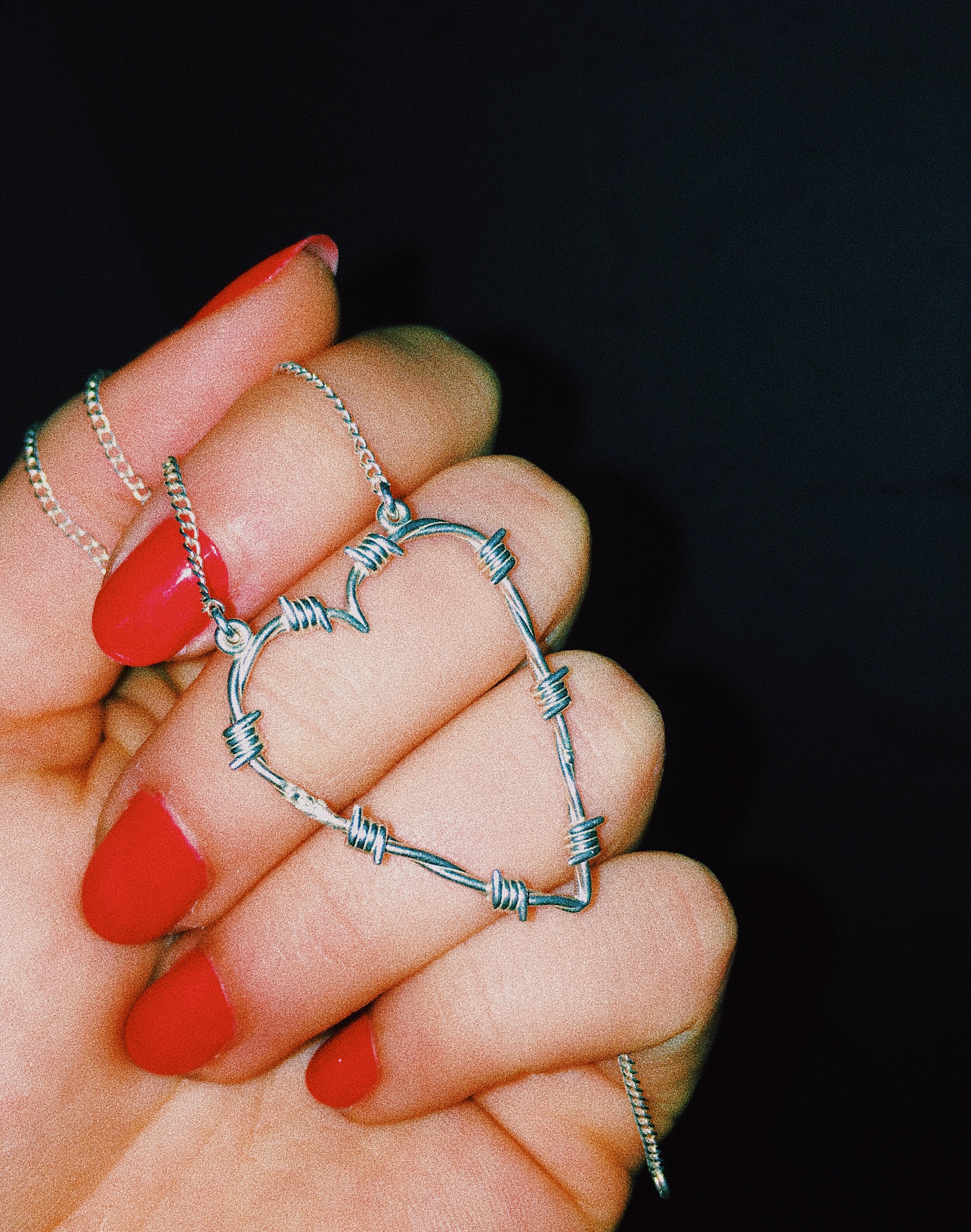 alternative gifts for them cute and quirky jewellery y2k aesthetic Baby pink or black barbed wire heart handmade charm necklace